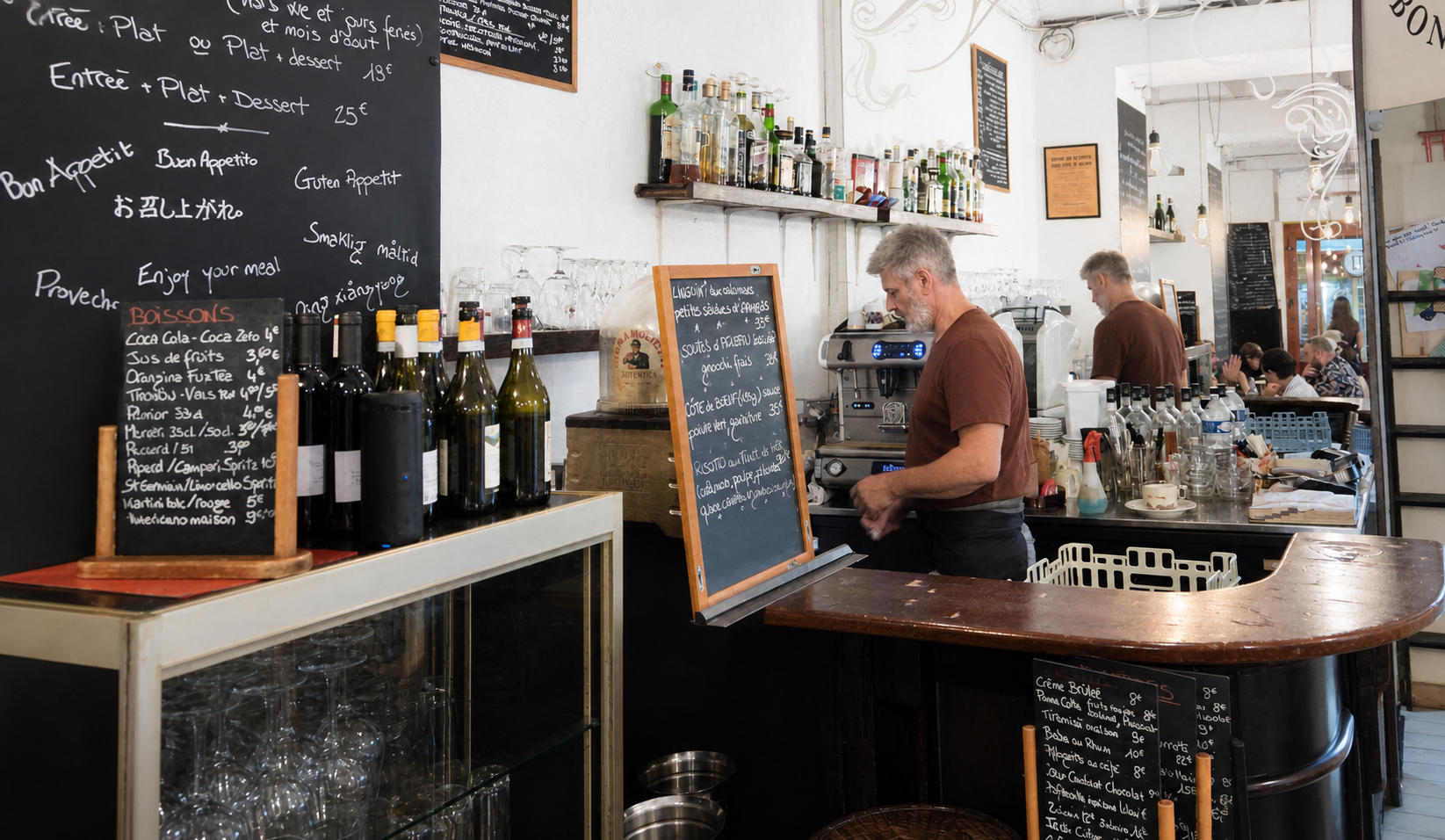 La taverna du 9 — la salle
